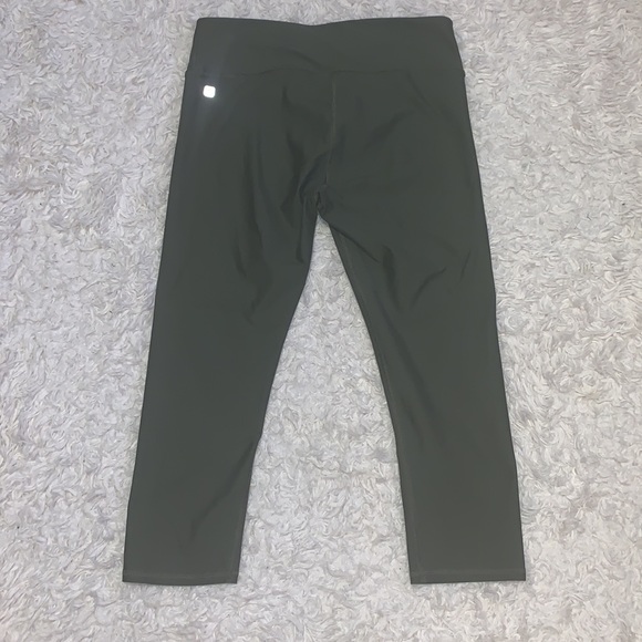 🌟Fabletics Army Green High Waisted Leggings🌟 - Picture 2 of 3